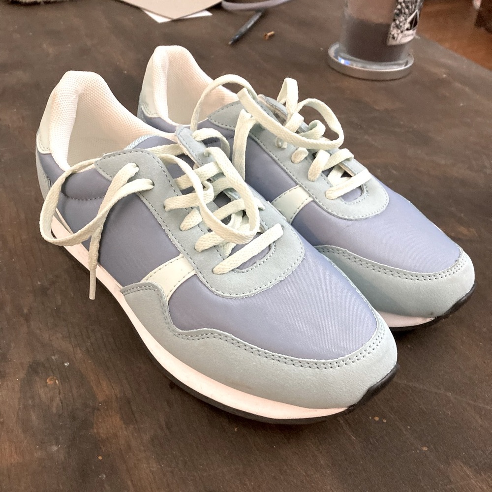 NWOT Avia Blue and Green Memory Foam Sneakers